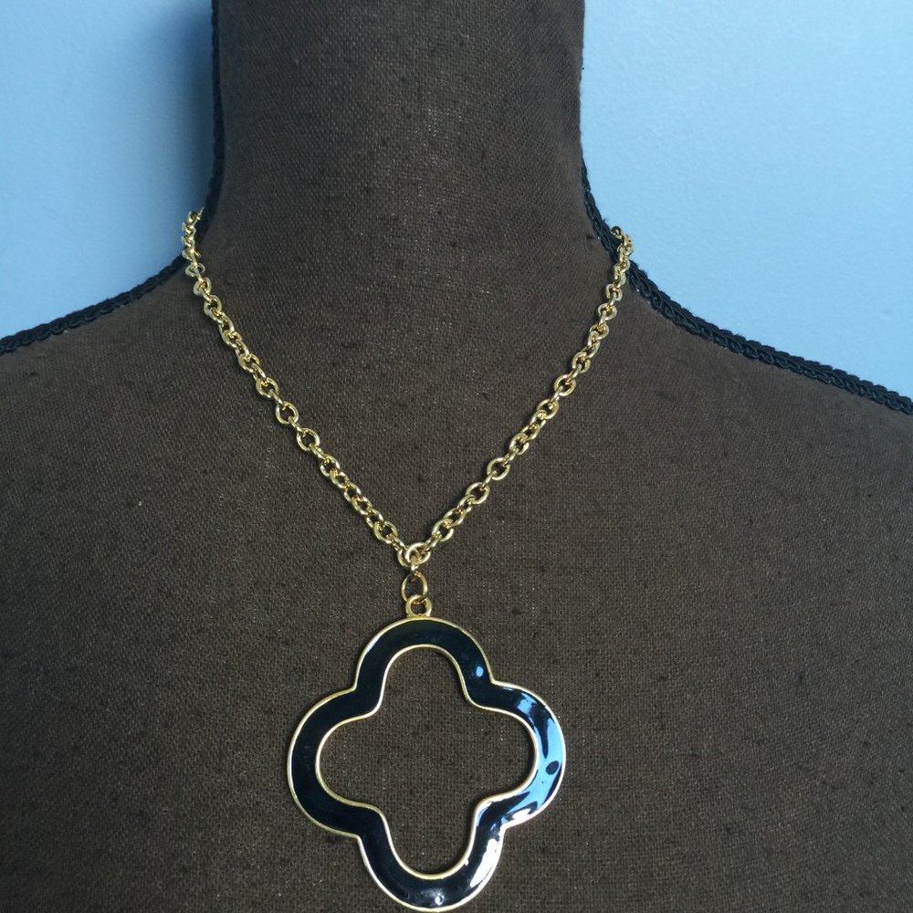 Express Quatrefoil Statement Necklace